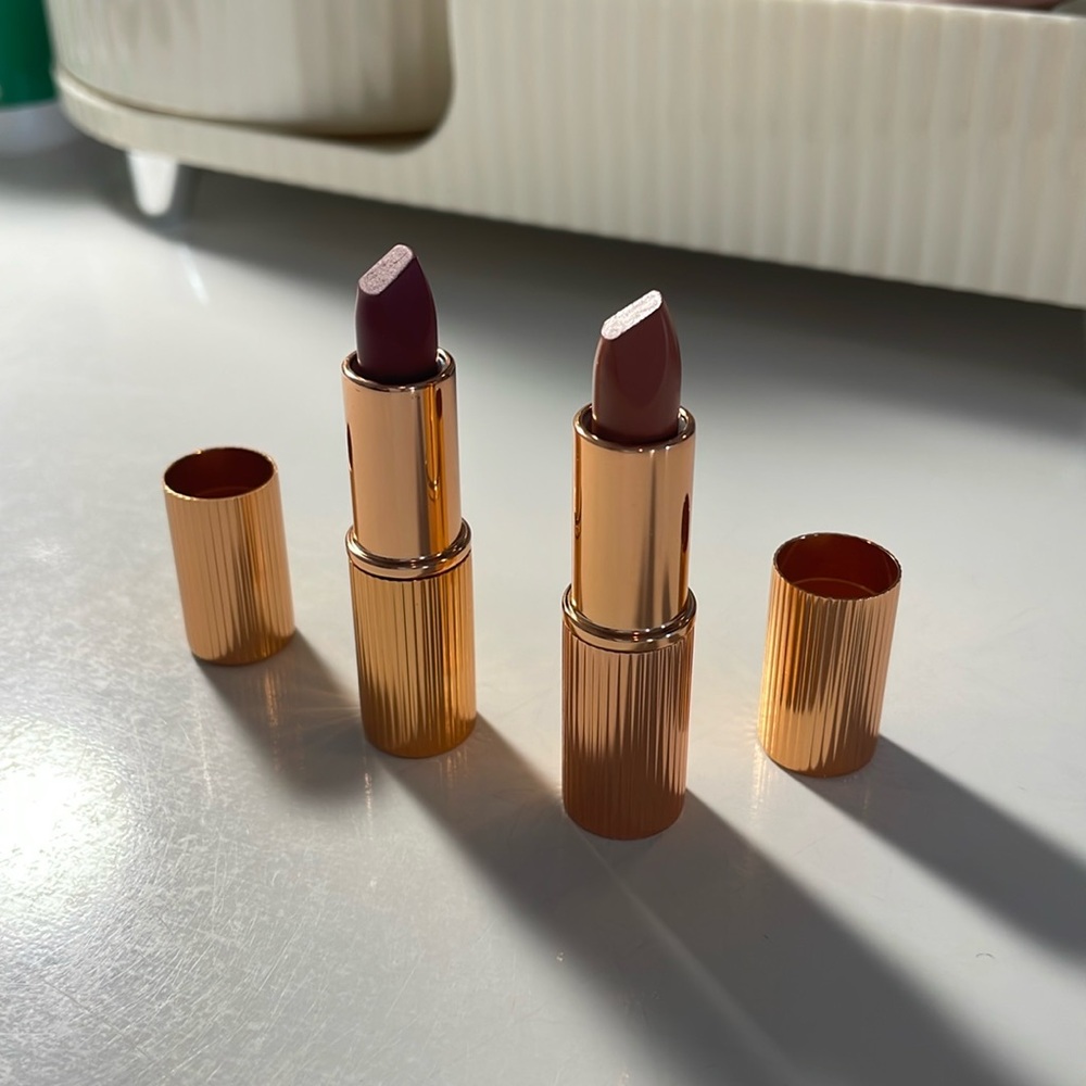 Charlotte Tilbury Iconic Mini Lipsticks (2) - Walk of No Shame & Stoned Rose